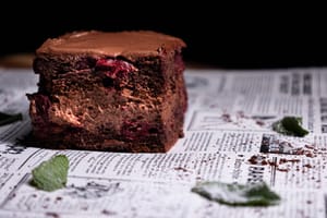 Hangry Cioco Cake cu vișine